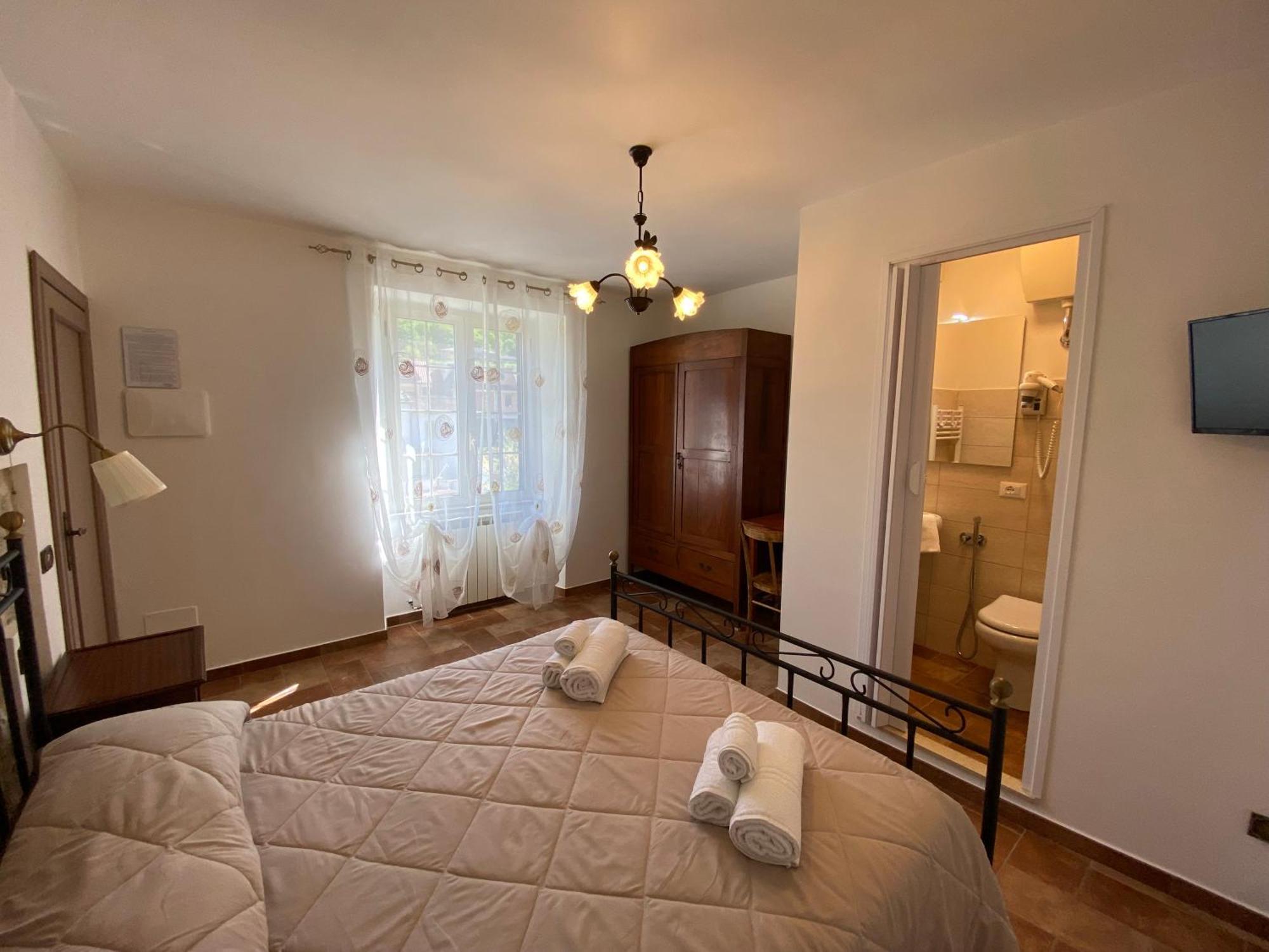 La Casa Di Nonna Tella Bed & Breakfast Lenola Bagian luar foto