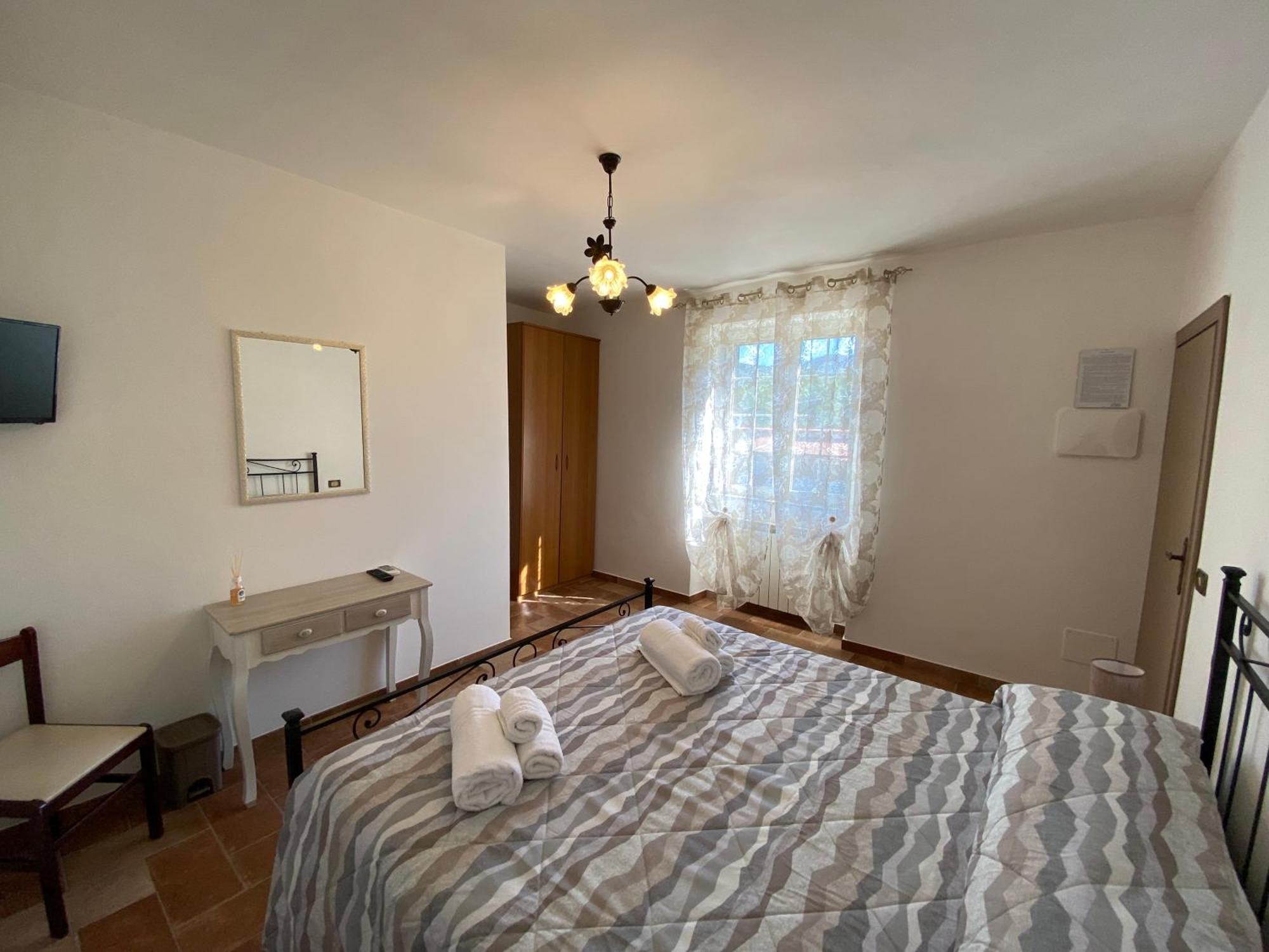 La Casa Di Nonna Tella Bed & Breakfast Lenola Bagian luar foto